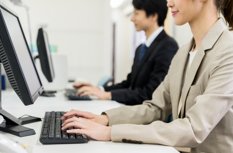 【安定企業での人事労務職】リクルートから独立の不動産関連企業／東京都港区勤務／フレックス制／完全週休2日制